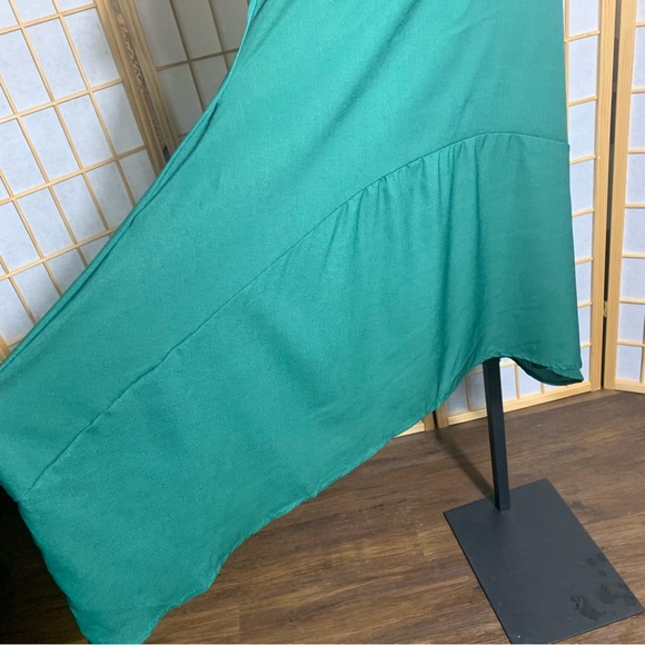 Emerald Green Asymmetrical Dress - Picture 5 of 11
